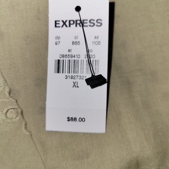 NWT Express Size XL Eyelet Crop Top - Picture 3 of 6